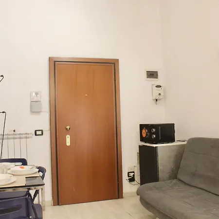 One-bedroom Flat 500m Gorla M1 公寓 米兰